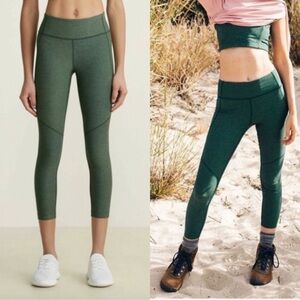 Outdoor Voices  green 3/4 leggings xs